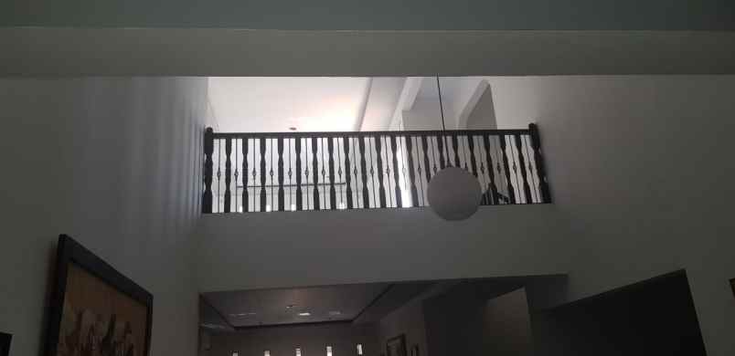 rumah jalan raya pondok kelapa