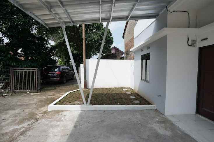 rumah jedung waringin