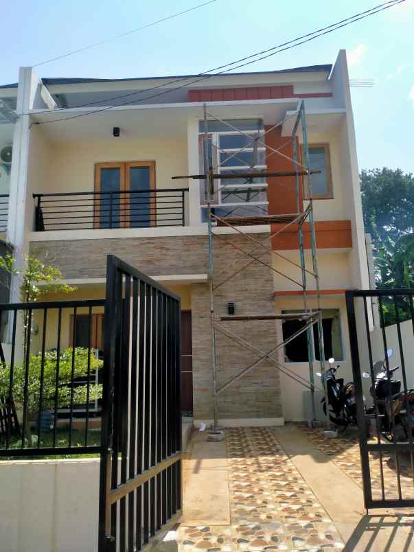 rumah jl alternatif cibubur raya