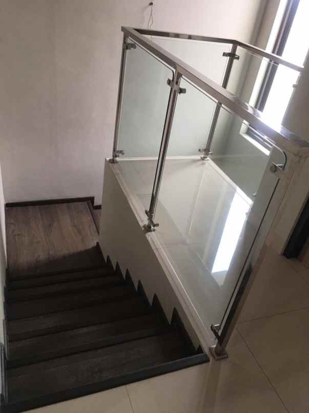 rumah jl ciliwung joyosuran kec