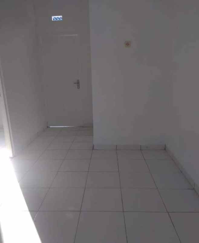 rumah jl raya kosambi