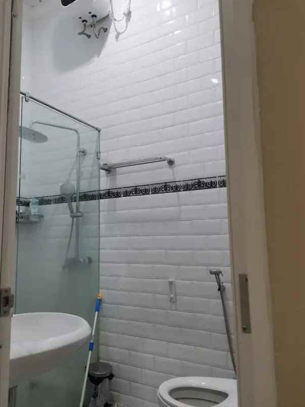 rumah jl setia raya jatiwaringin