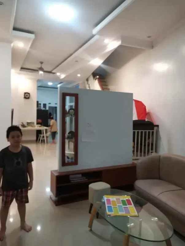 rumah jl setia raya jatiwaringin