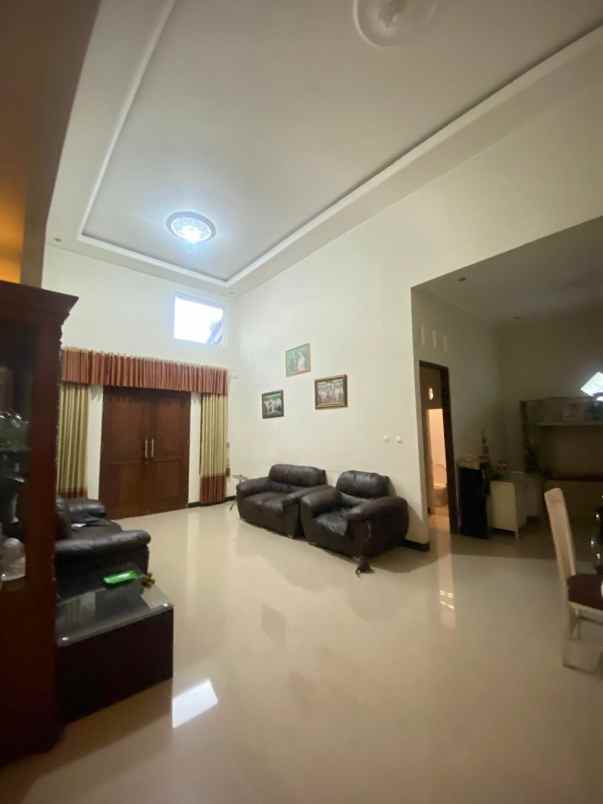 rumah joglo dekat kampus uii yogyakarta