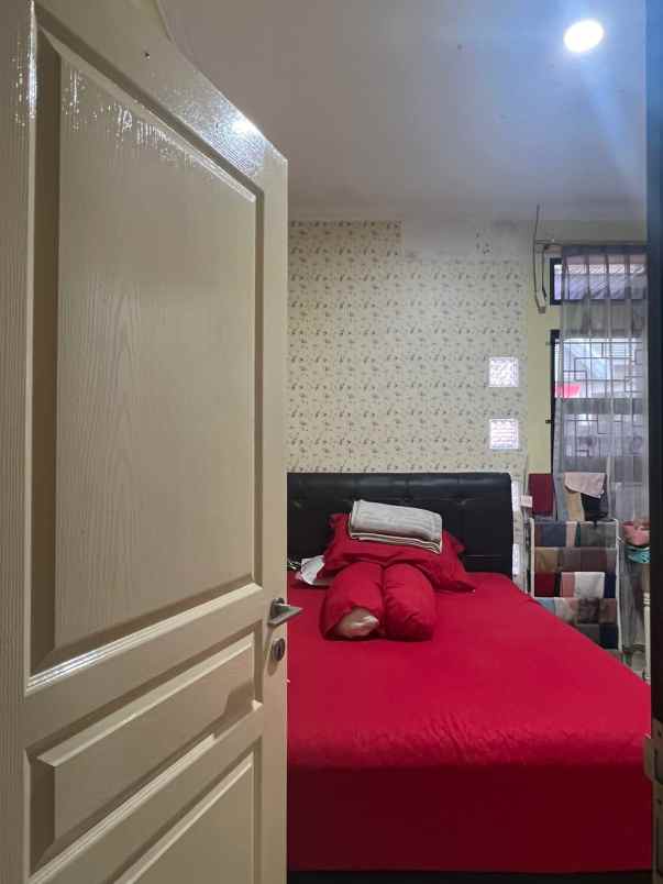 rumah komplek cihanjuang row jalan besar siap huni