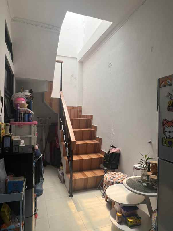 rumah komplek cihanjuang row jalan besar siap huni