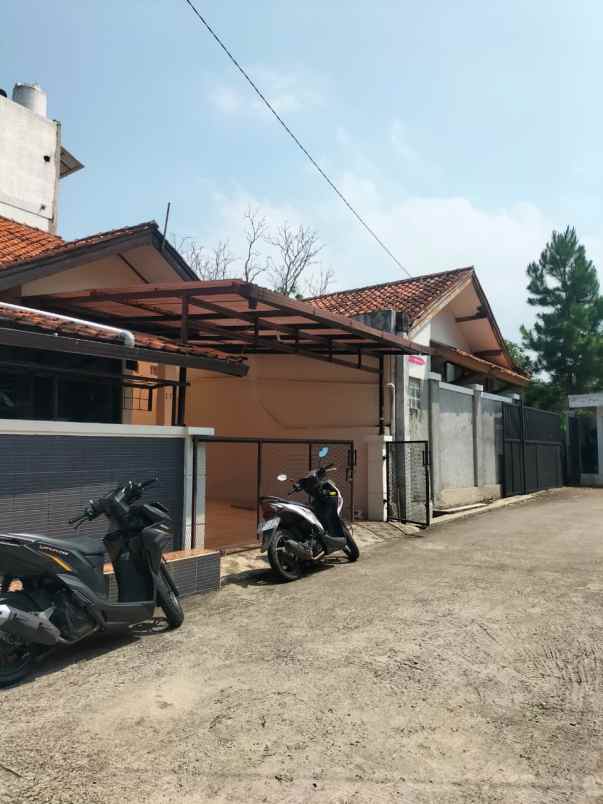 rumah komplek sariwangi 10 menit polban siap huni