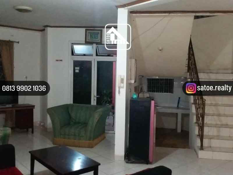 rumah kost wanita 39 kamar samping kampus ui depok