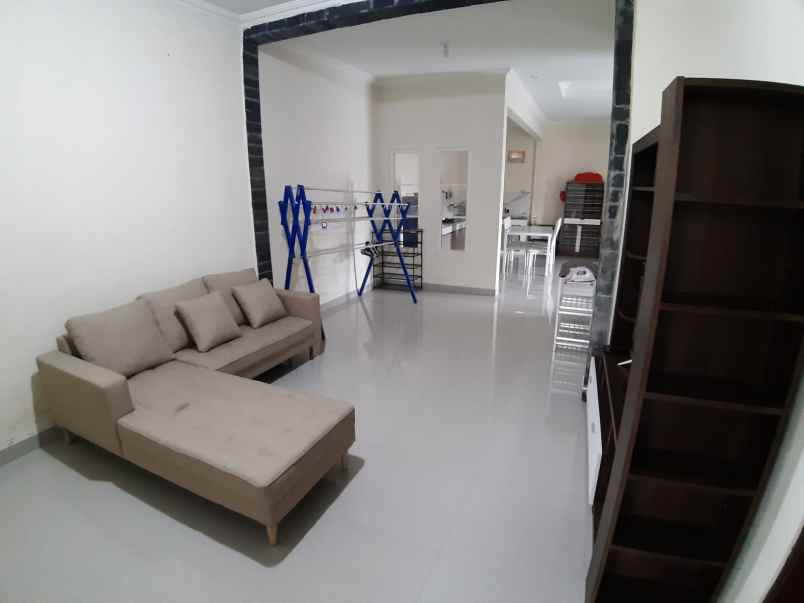 rumah luas full furnished lokasi strategis di ngaglik