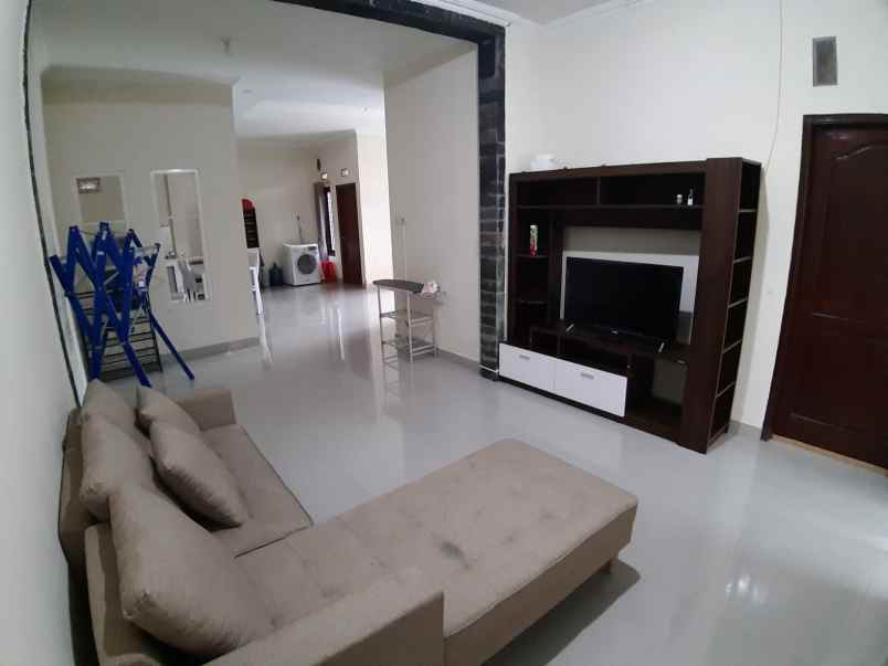 rumah luas full furnished lokasi strategis di ngaglik