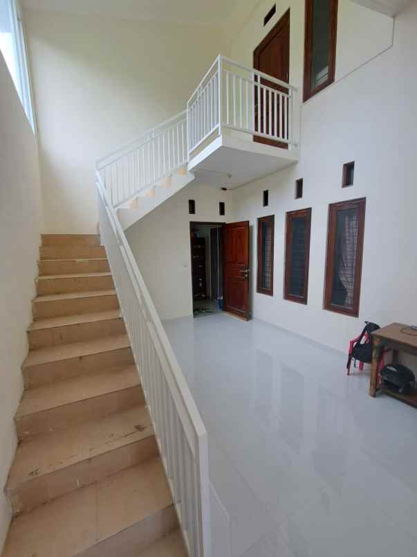 rumah luas full furnished lokasi strategis di ngaglik