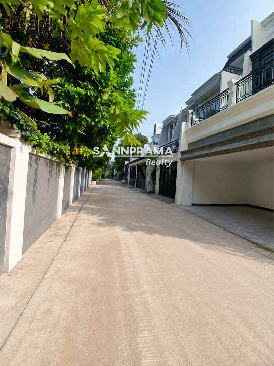 rumah mewah 3 lantai luas 335m2 di ciganjur jaksel iml