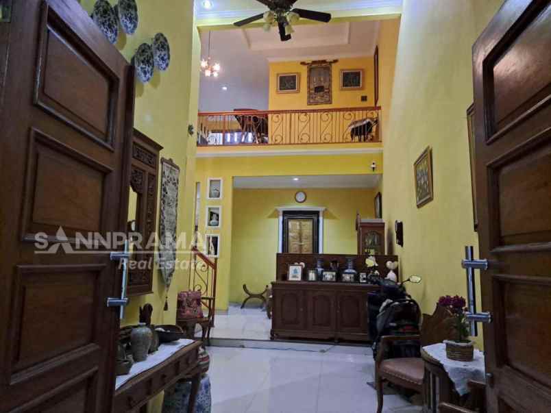 rumah mewah dan luas deket kampus tugu cimanggis fry