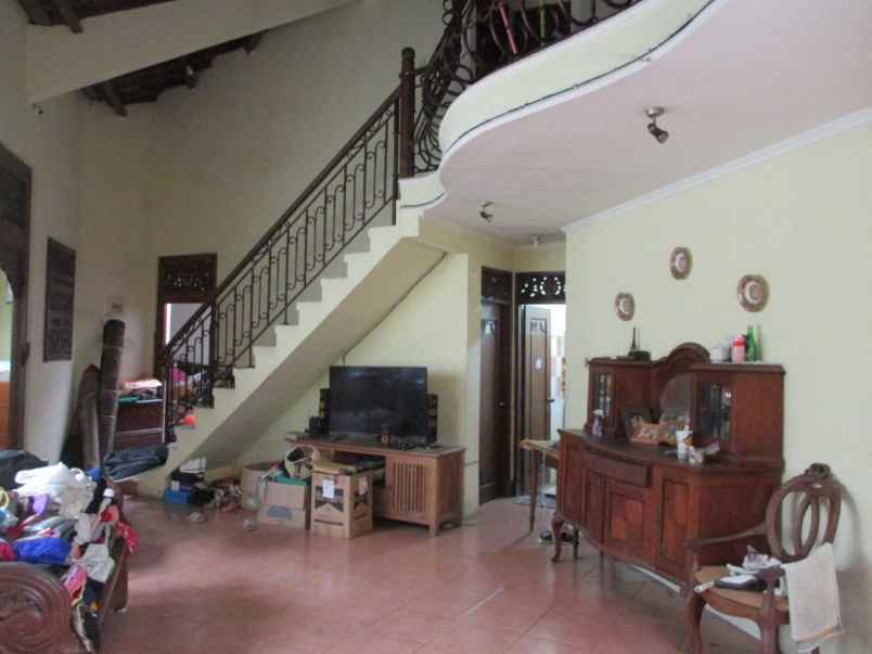 rumah mewah dekat kampus ugm