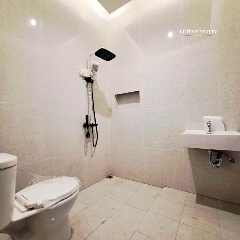 rumah mewah jagakarsa dekat tol brigift