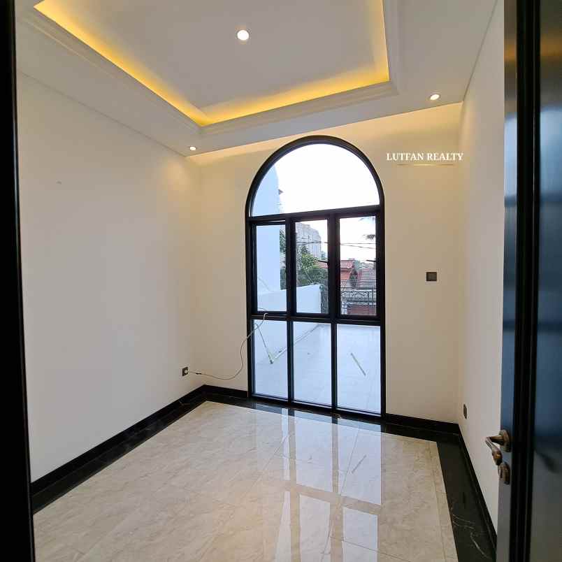 rumah mewah jagakarsa dekat tol brigift