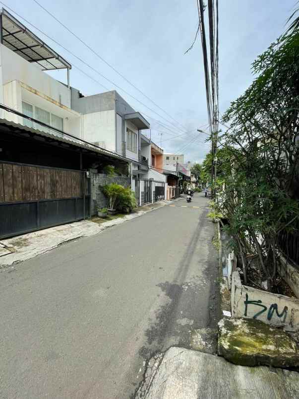 rumah mewah siap huni di menteng jakarta selatan