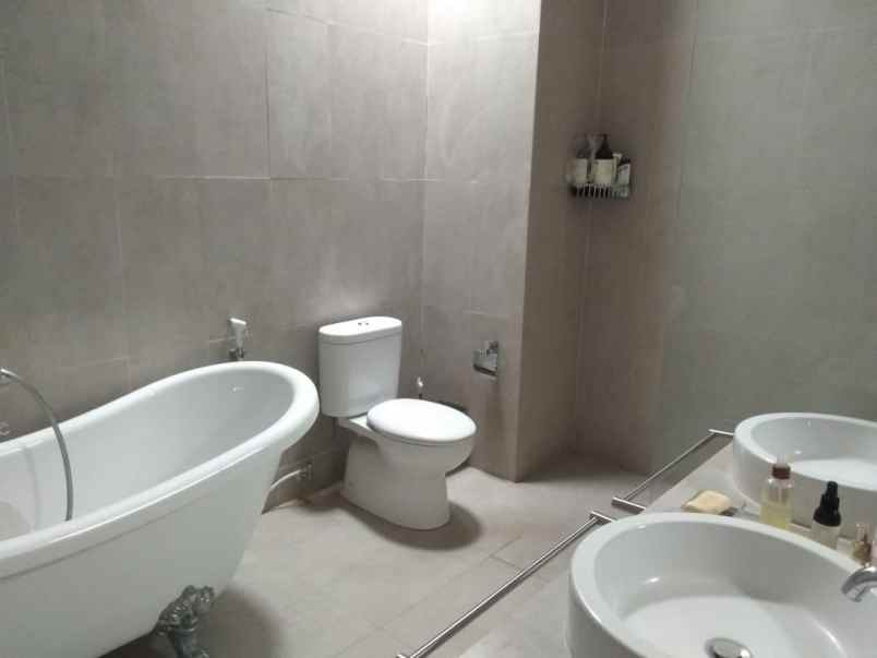 rumah mewah siap huni di menteng jakarta selatan