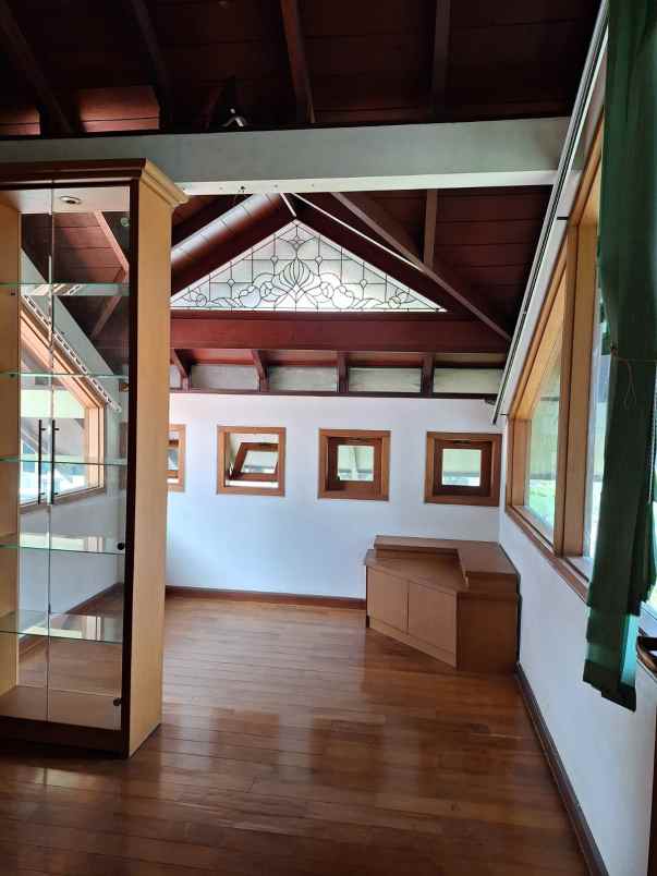 rumah mewah srondol banyumanik semarang