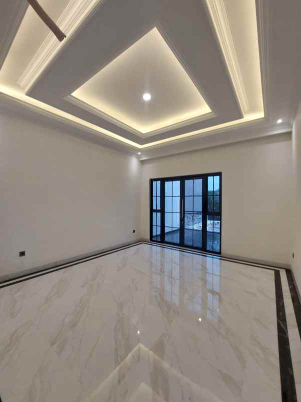 rumah mewah swimming pool jagakarsa jakarta selatan