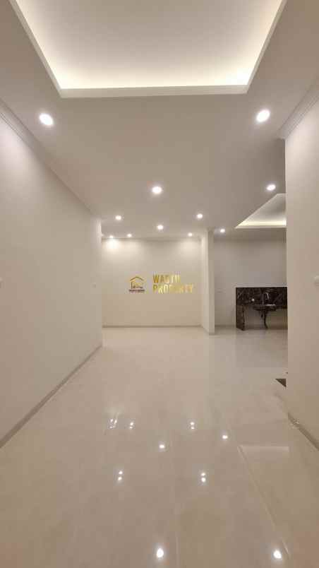 rumah modern 2 lantai dekat ke exit tol purwomartani