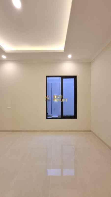 rumah modern 2 lantai dekat ke exit tol purwomartani