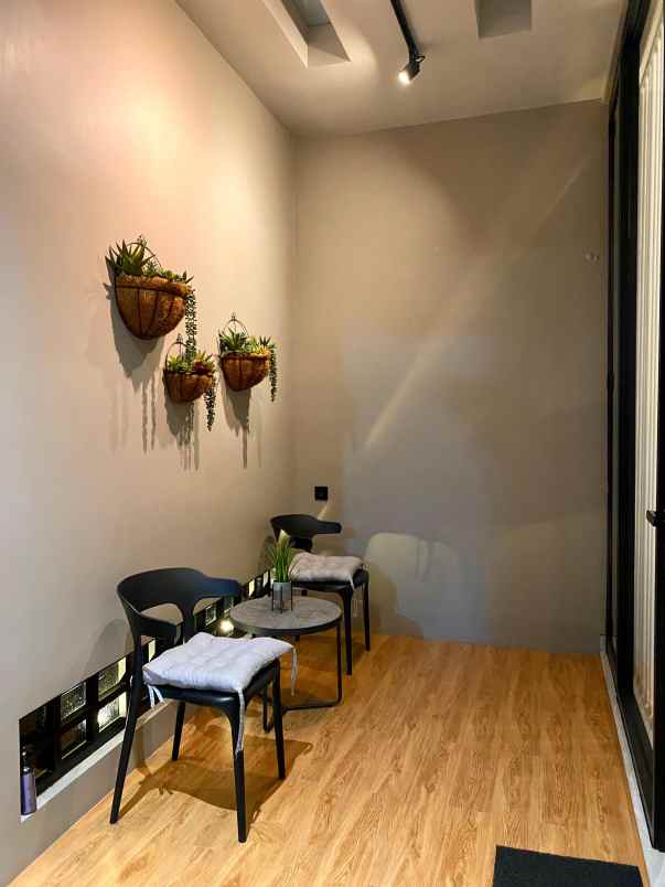 rumah modern 2 lantai full furnish mewah strategis