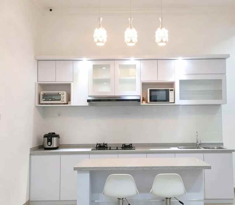 rumah modern tropis 3 lantai hook di jatibening bekasi