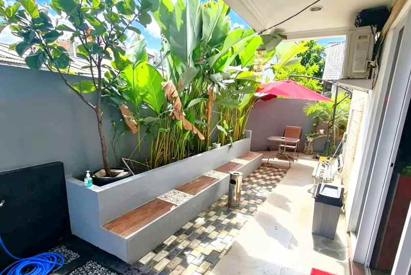 rumah modern tropis 3 lantai hook di jatibening bekasi