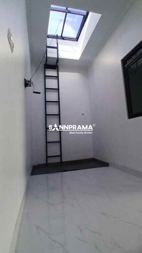rumah modern tropis daerah perumnas depok 1