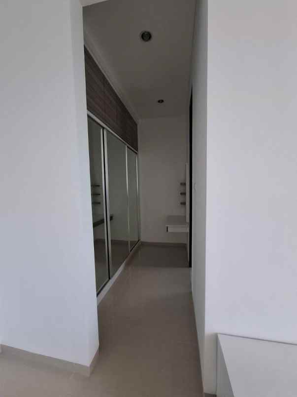 rumah pakuwon city imperial palm beach hadap utara