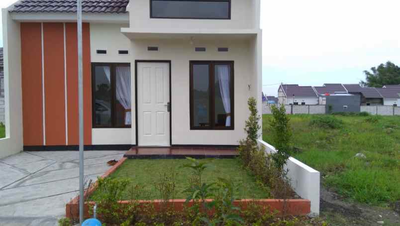 rumah raya hulaan menganti