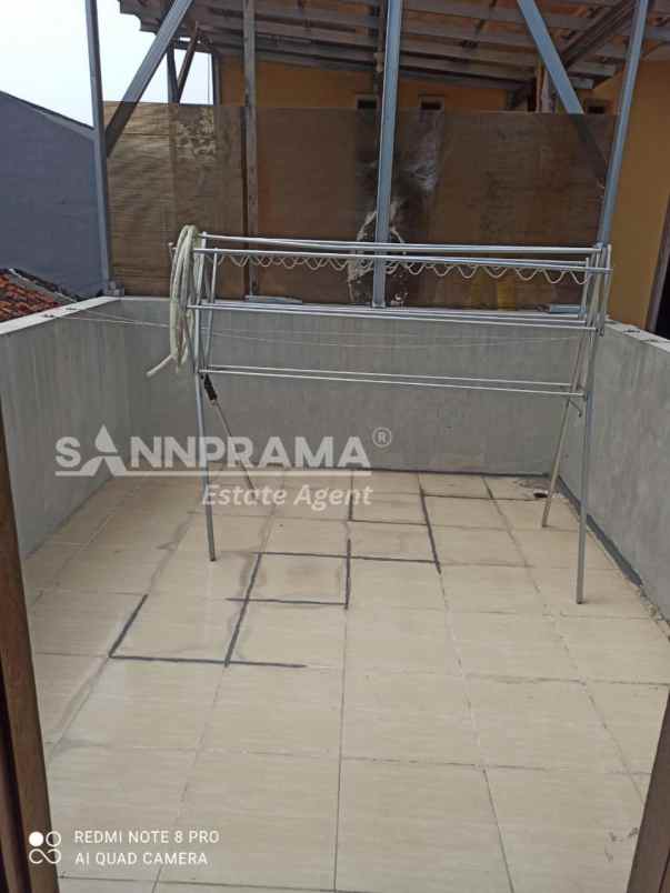 rumah second 2 lantai ciledug rn