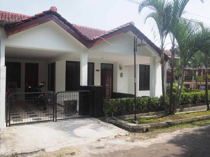 rumah second tanah luas di puri anggrek mas depok