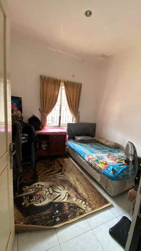 rumah secondary dalam cluster di pondok aren tangsel