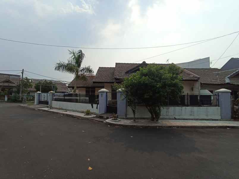 rumah seken lokasi nyaman di cakra cinere