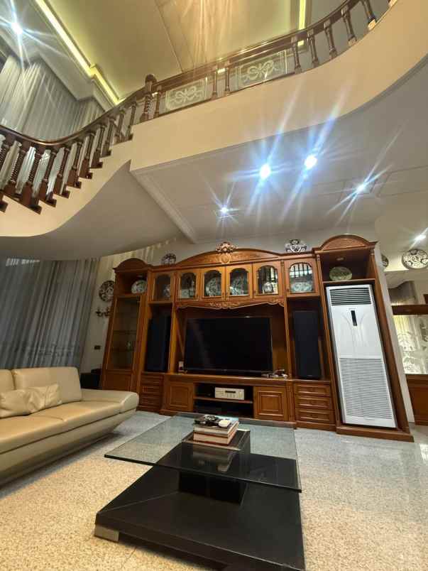 rumah selatan margorejo indah