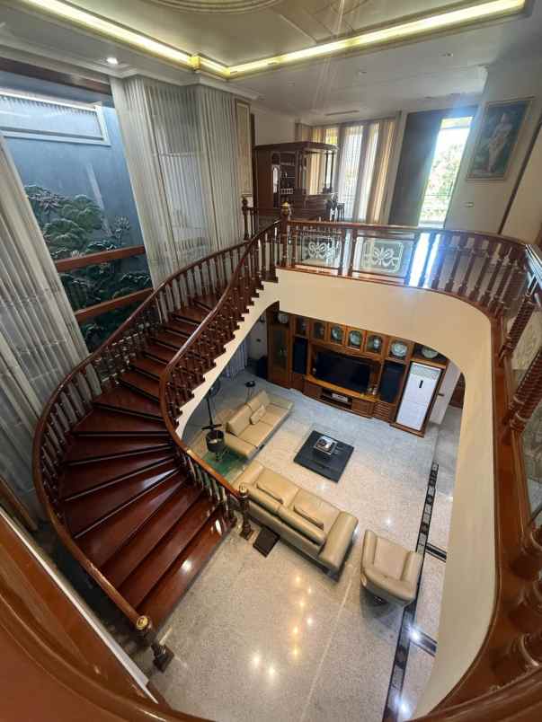 rumah selatan margorejo indah