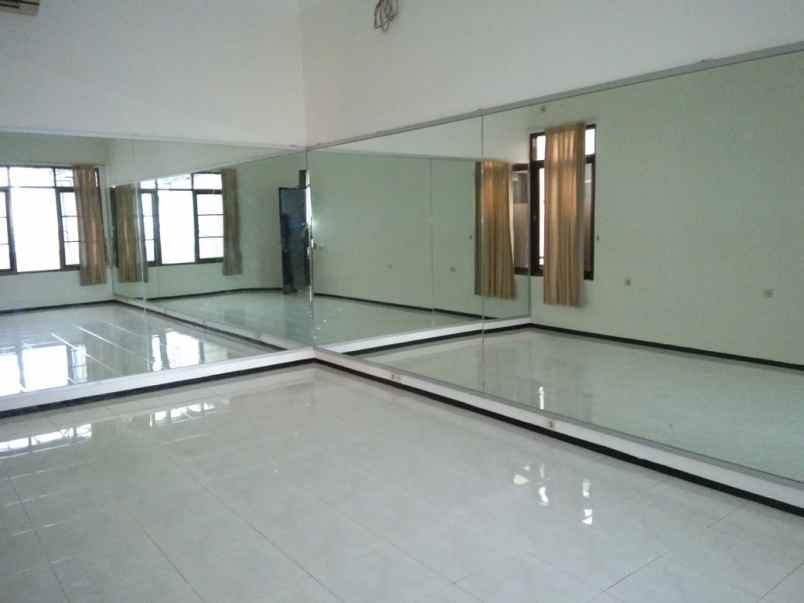 rumah semi furnish di dharma husada indah