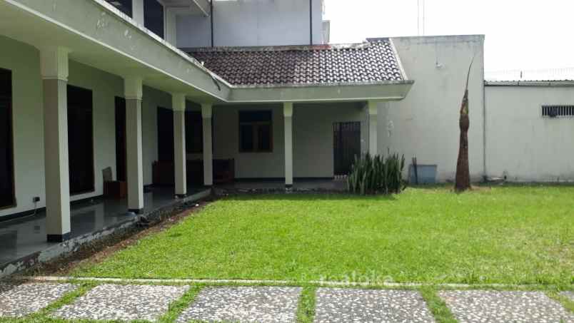 rumah setrasari sutami