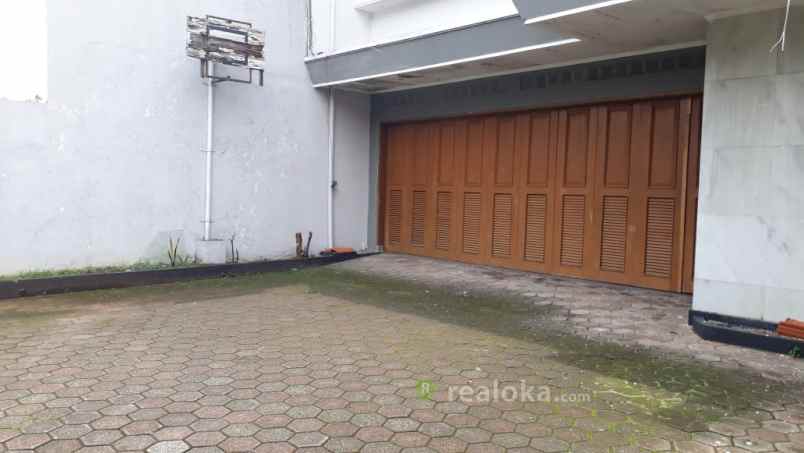 rumah setrasari sutami