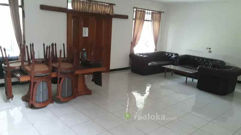 rumah setrasari sutami