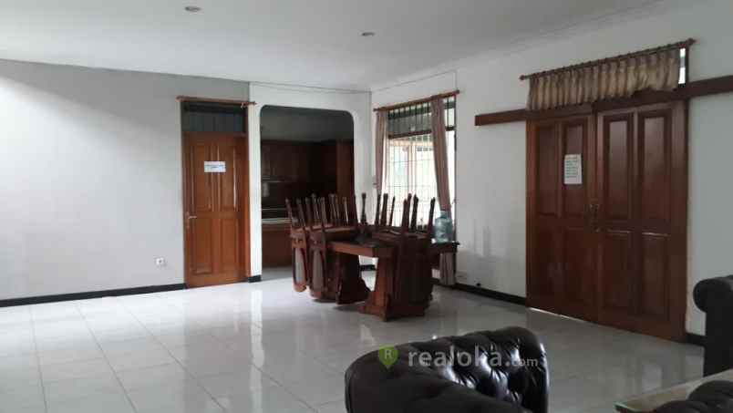 rumah setrasari sutami