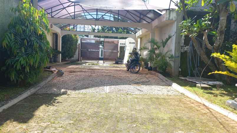 rumah siap huni 10 kamar tidur tanah baru beji depok