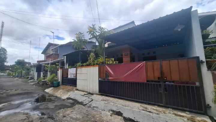 rumah siap huni 5 km ke kampus ugm jogja di seturan