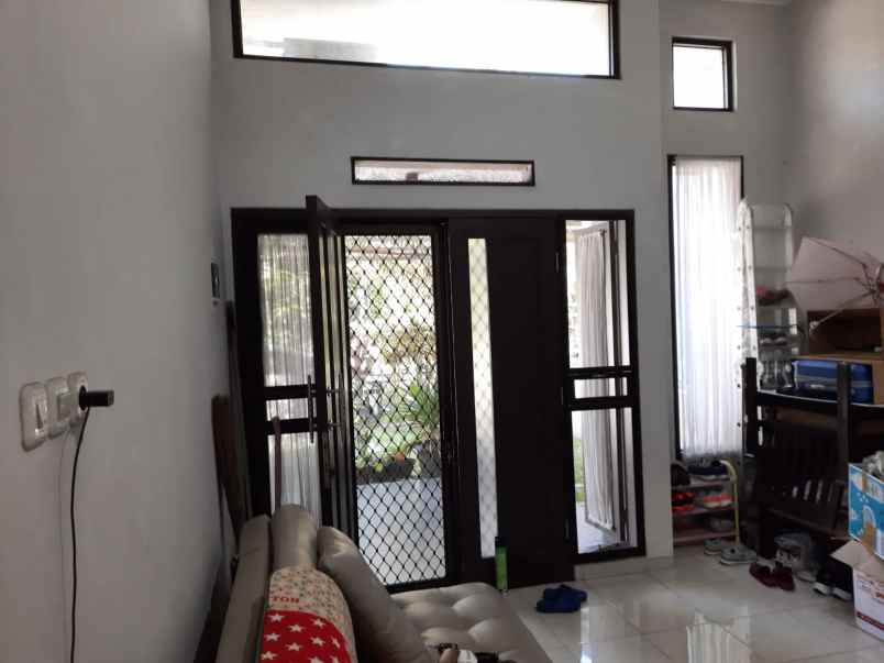 rumah siap huni lokasi kawasan elit permata jingga