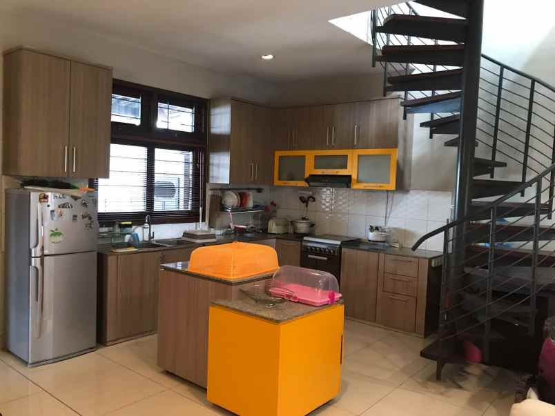 rumah siap tinggal di gatsu barat denpasar bali