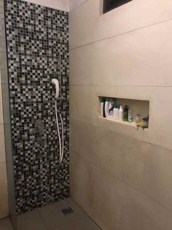 rumah siap tinggal di gatsu barat denpasar bali