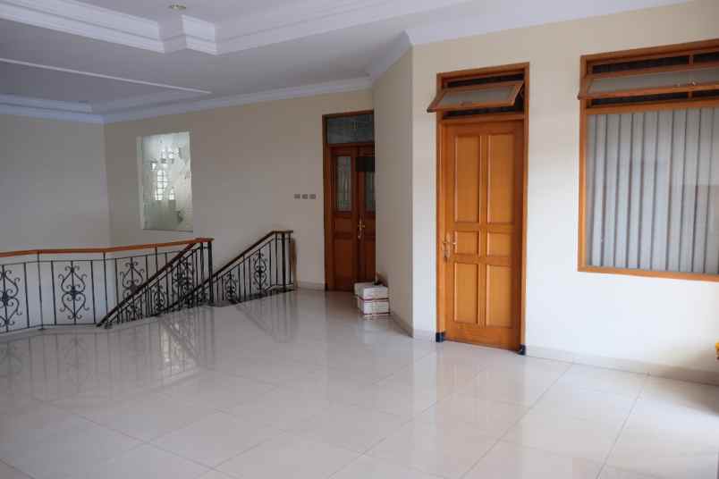 rumah singgasana pradana