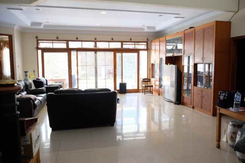 rumah singgasana pradana